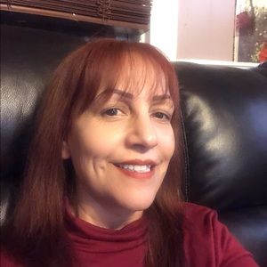 Meet your Posher, Leticia